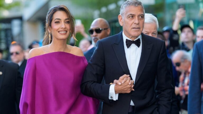 George Clooney lascia con Amal ei figli la villa in Costa Azzurra minacciata dagli incendi: «Non sappiamo se la nostra casa resisterà»