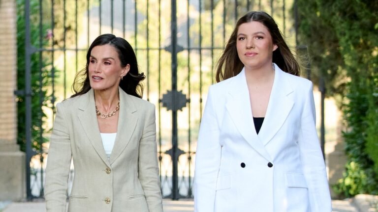 Letizia di Spagna, non c’è anno che le espadrillas non si confermino il suo must-have dell’estate